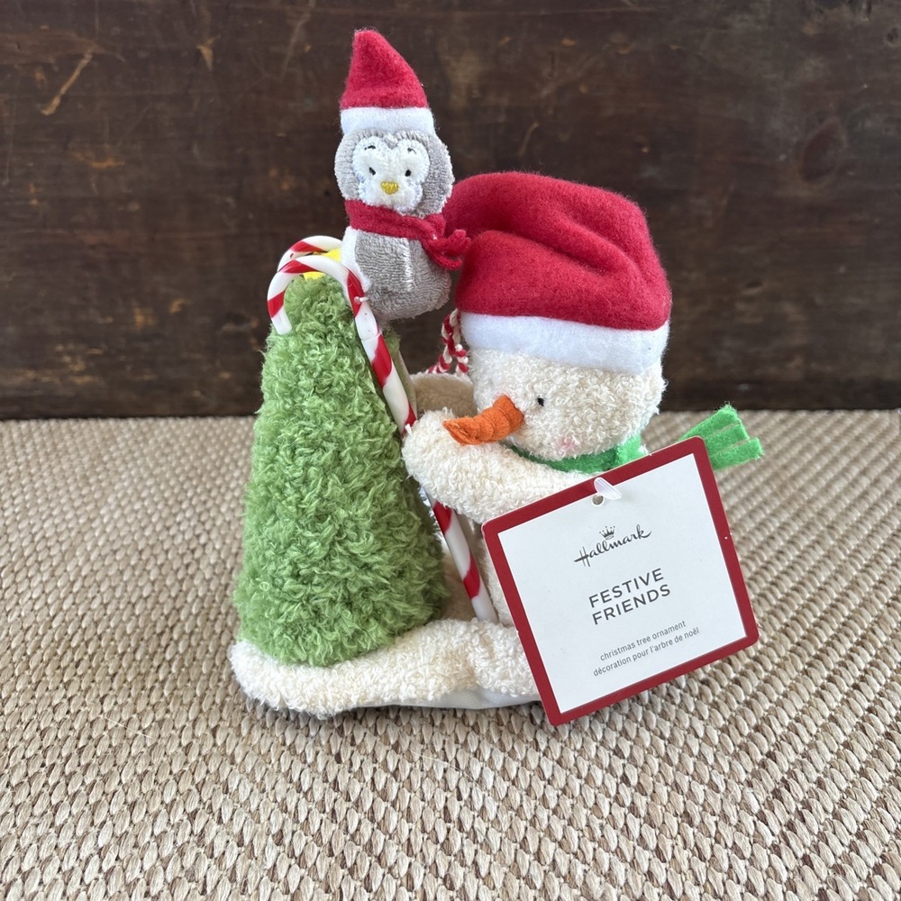 Hallmark "Festive Friends" 2021 Plush NEW  5"W X 7"H Ornament Pals Penguin